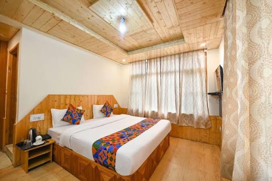 Deluxe Couple View room at JJ Divine Hiland Resort Ooty